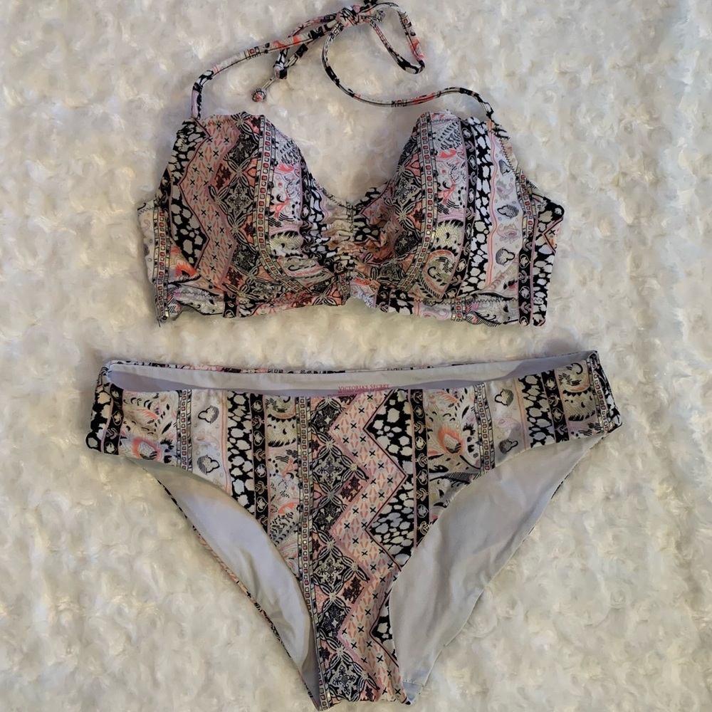 Victoria’s Secret bikini